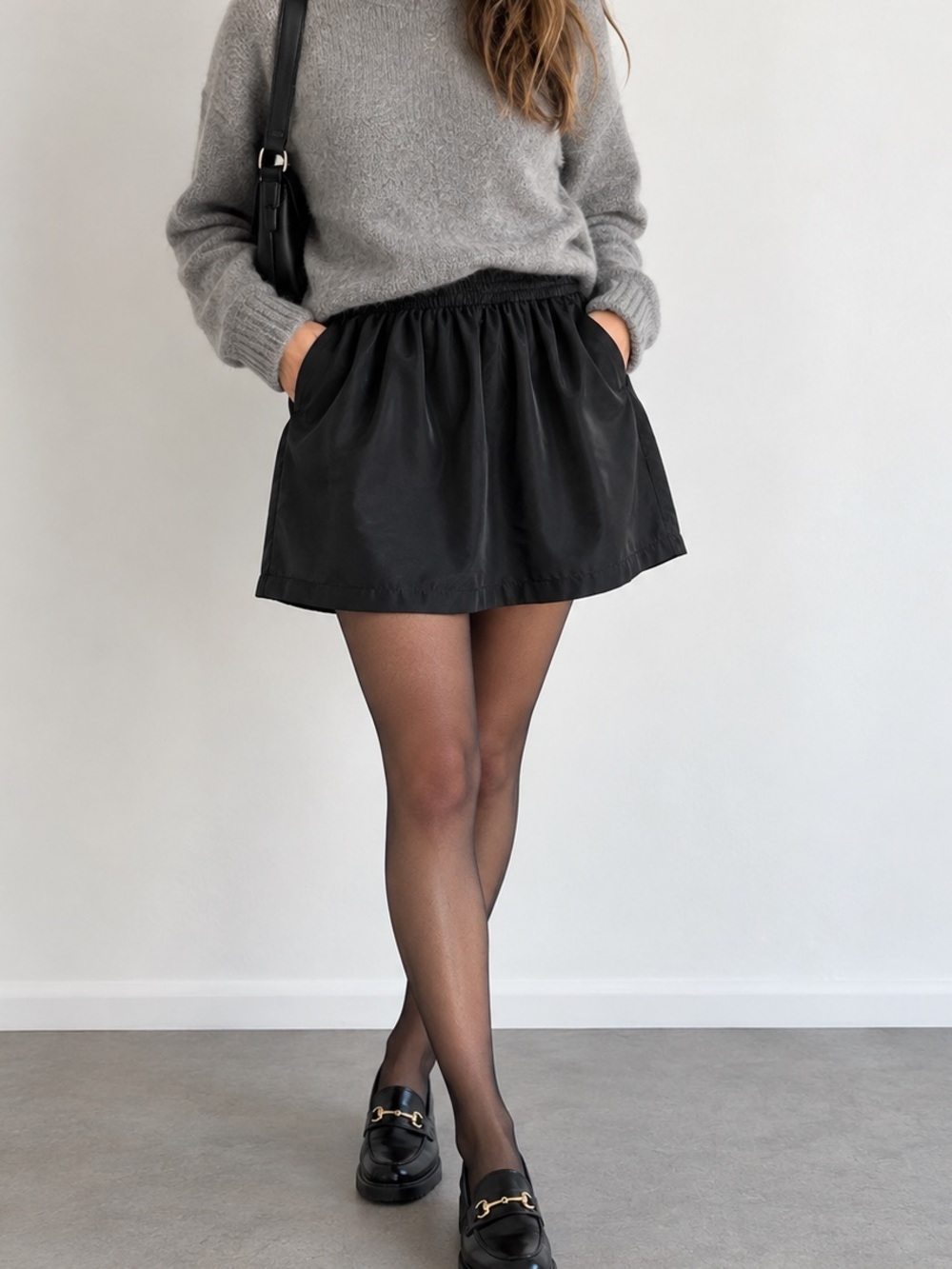 Wilfred Black 100% Silk Mini Skirt A Line Elastic Waist Pockets Size 0